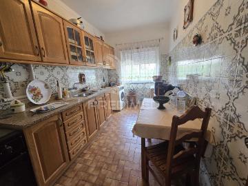 Apartamento único em Beja com enorme potencial, áreas excecionais e cave privativa de grandes dimensões
