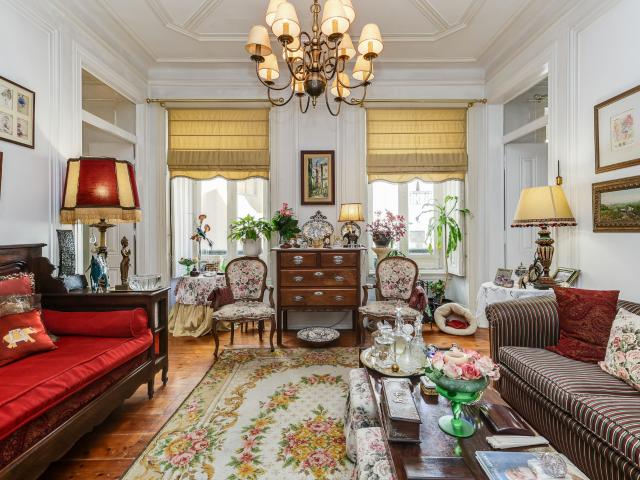 Apartamento T3 de Charme com 119m² junto ao Liceu Francês e Jardim da Estrela | Rato Estrela