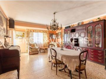 Apartamento en venta en Canterería - Balcón