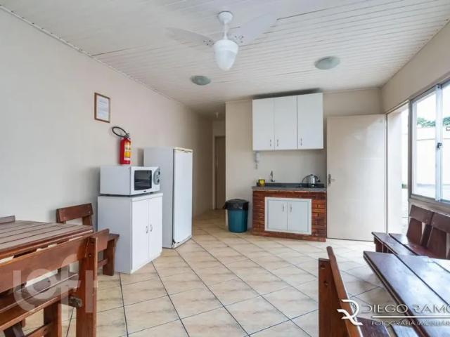 Apartamento à venda em Sarandi com 52 m², 2 quartos, 1 vaga
