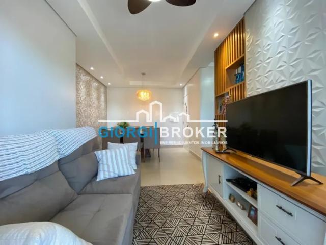 Apartamento à Venda no Condomínio Delloro 3 Quartos, 1 Suíte, 3 Salas, 2 Banheiros, 2 Vagas de Gar