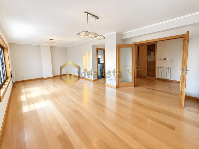 Apartamento, Vila Nova da Telha