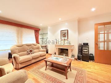 Apartamento, Vila Nova de Famalicão e Calendário