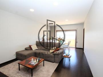 Apartamento, Vila Nova de Famalicão e Calendário