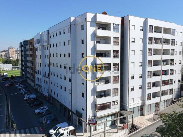 Apartamento, Vila Nova de Famalicão e Calendário