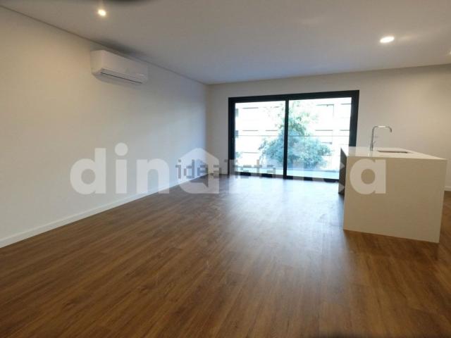 Apartamento, Vila Nova de Famalicão e Calendário
