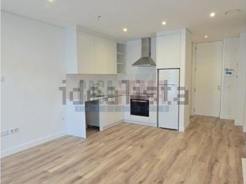 Apartamento, Vila Nova de Famalicão e Calendário