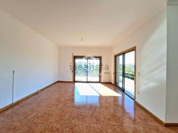 Apartamento, Vila Nova de Famalicão e Calendário