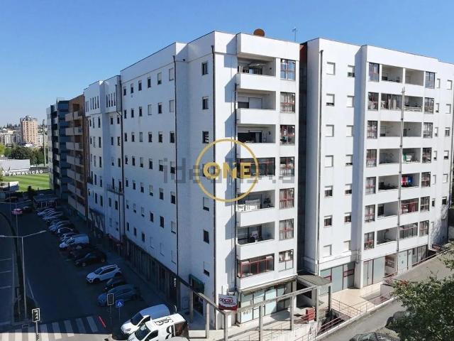 Apartamento, Vila Nova de Famalicão e Calendário