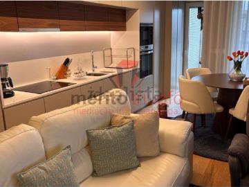 Apartamento, Vila Nova de Famalicão e Calendário