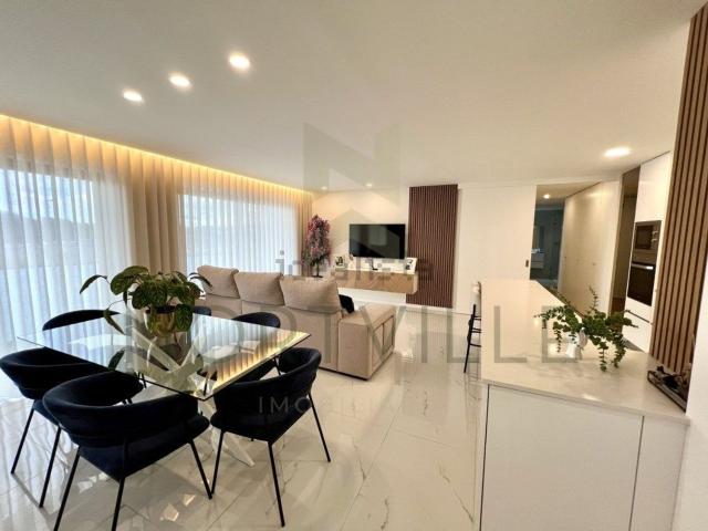 Apartamento, Vila Nova de Famalicão e Calendário