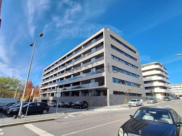 Apartamento, Vila Nova de Famalicão e Calendário