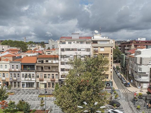 Apartamento, Vila Nova de Famalicão e Calendário