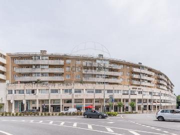 Apartamento, Vila Nova de Famalicão e Calendário