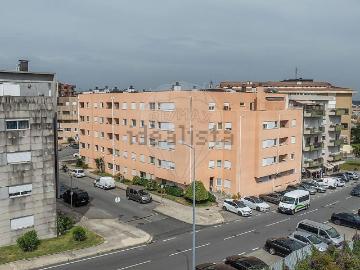Apartamento, Vila Nova de Famalicão e Calendário