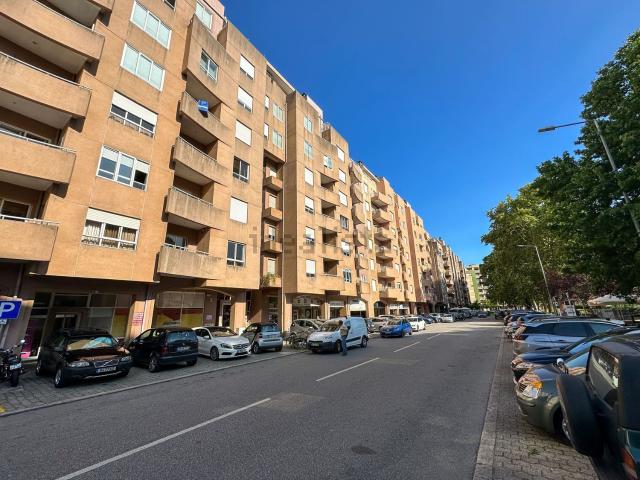 Apartamento, Vila Nova de Famalicão e Calendário
