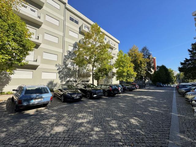 Apartamento, Vila Nova de Famalicão e Calendário