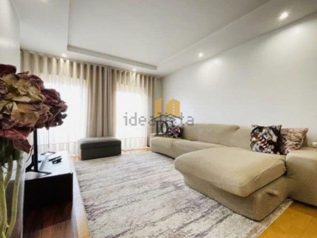 Apartamento, Vila Nova de Famalicão e Calendário