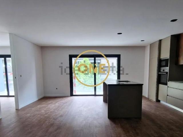 Apartamento, Vila Nova de Famalicão e Calendário
