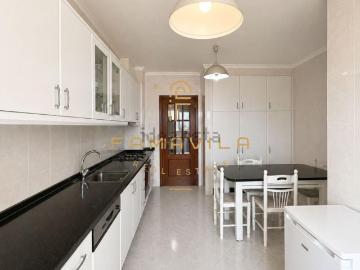 Apartamento, Vila Nova de Famalicão e Calendário