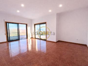 Apartamento, Vila Nova de Famalicão e Calendário