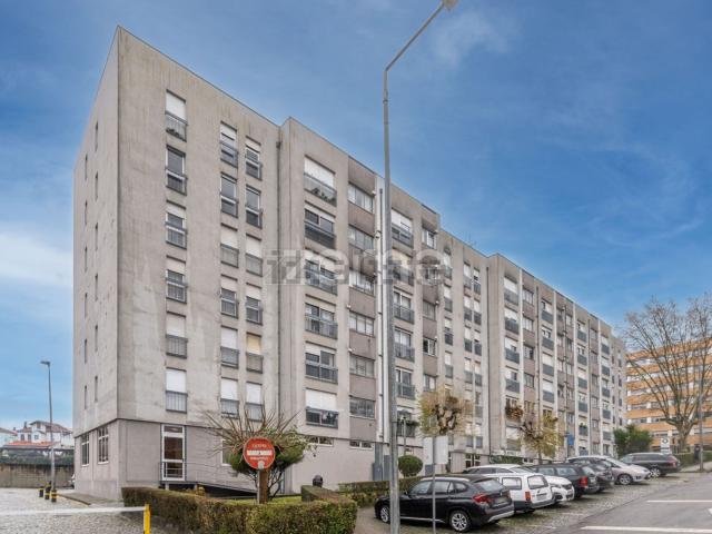 Apartamento, Vila Nova de Famalicão e Calendário