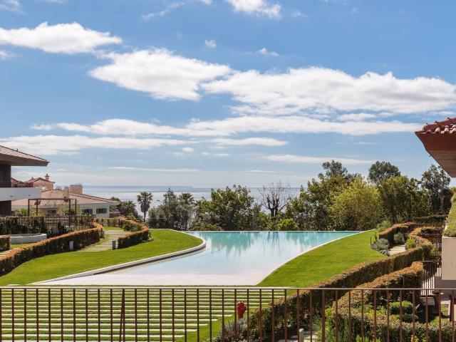 Apartamento à Beira Mar | 3 Suítes | Jardim e Piscina | Vist. 416m² Cascais e Estoril