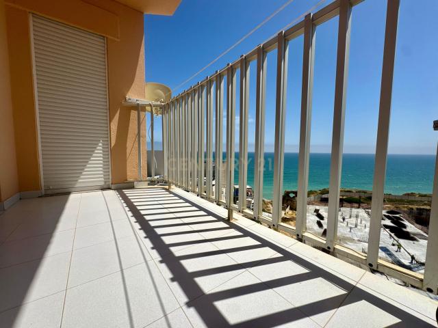 Apartamento à Beira Mar Armação de Pera