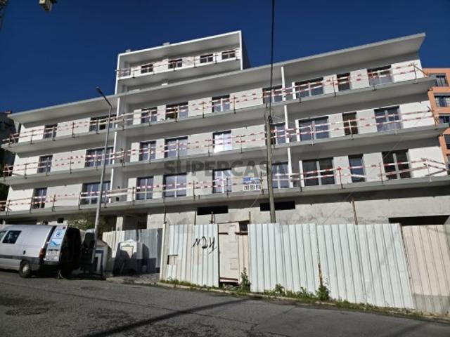 Apartamento T2 Novo com Varanda e Box no AURA 24, Ramada