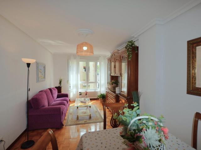 Apartamento a la entrada de Ciudad Naranco – 01783 – Agencia Asturias