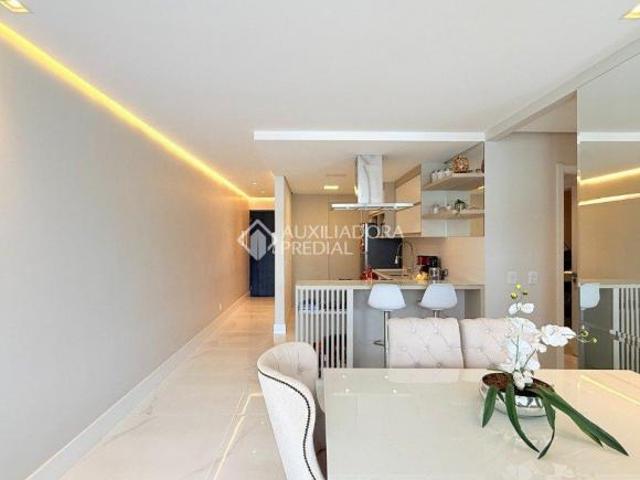 Apartamento à venda, mobiliado, 2 quartos, 2 suítes e 2 vagas à venda no bairro Jardim Lindóia em Po
