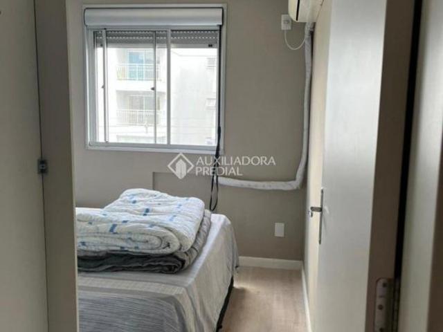 Apartamento à venda, mobiliado, 2 quartos com 1 vaga, no bairro Olaria em Canoas