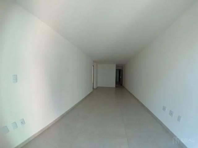 Apartamento à venda na Avenida Alberto Torres em Campos RJ