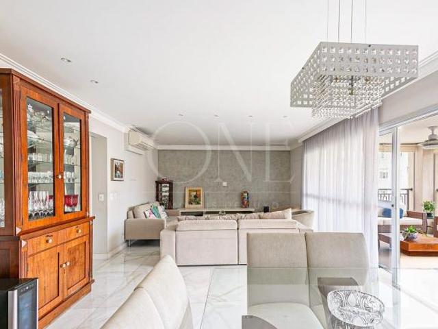 Apartamento à venda na Aclimação