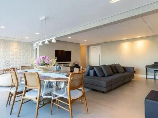 Apartamento à Venda na Chácara Santo Antônio, 189 m², 4 Quartos, 3 Suítes, 3 Vag
