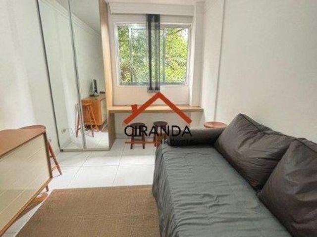 LINDO STUDIO COM AMBIENTES HARMONIOSOS, REFORMADA