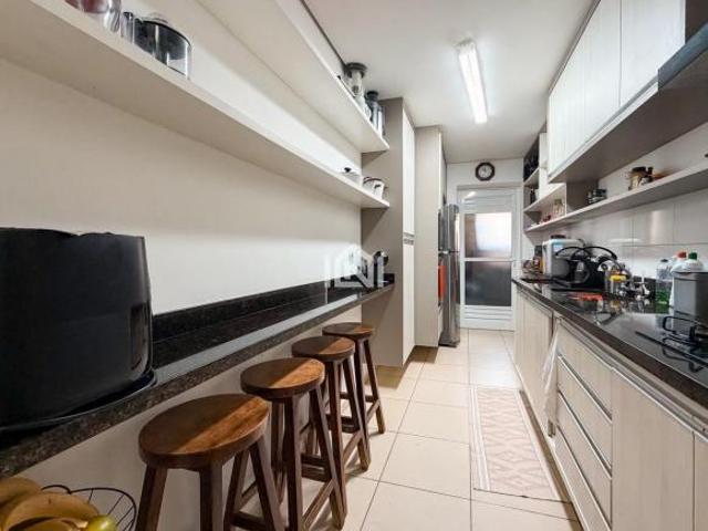 Apartamento à venda na Granja Viana