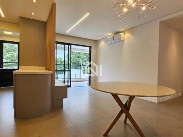 Apartamento à venda na Granja Viana