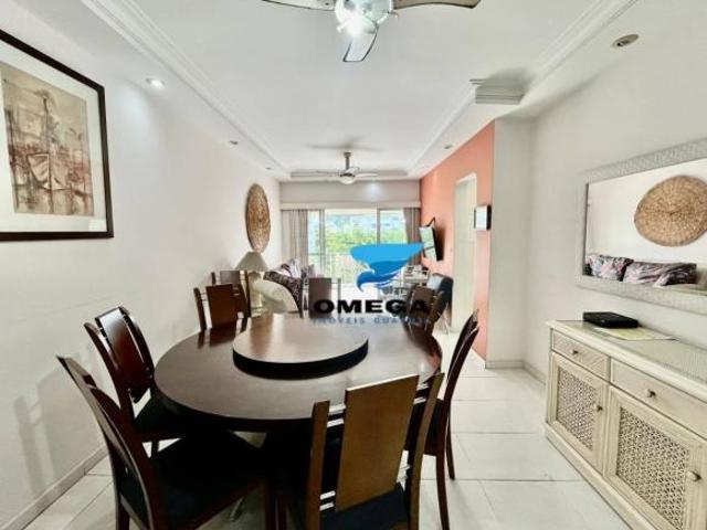 Apartamento à venda na praia da Enseada no Guarujá I Omega Imoveis