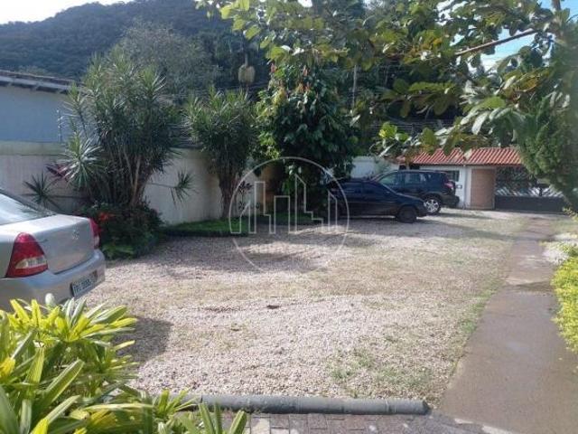 Apartamento à venda na Praia do Lázaro
