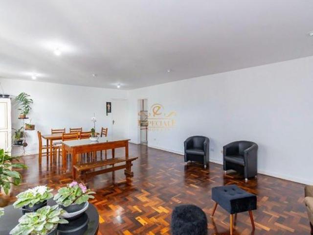 APARTAMENTO A VENDA NA REGIÃO CENTRAL DE CURITIBA