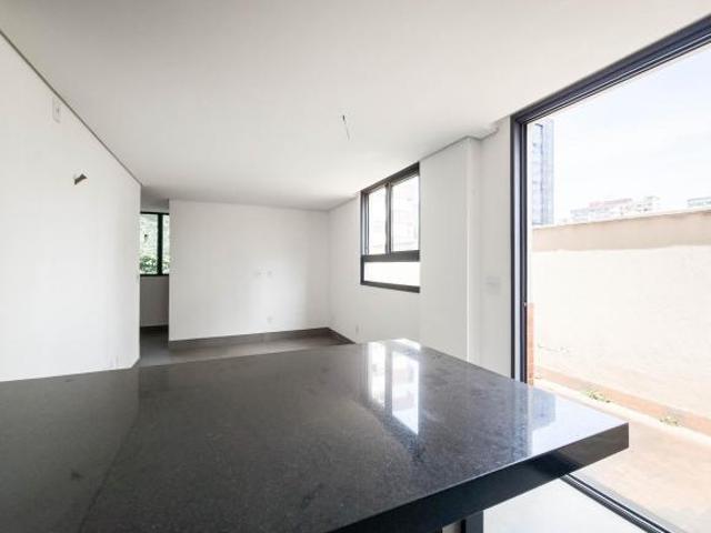 Apartamento à Venda na Savassi: 2 Quartos, 2 Vagas, Ar Condicionado