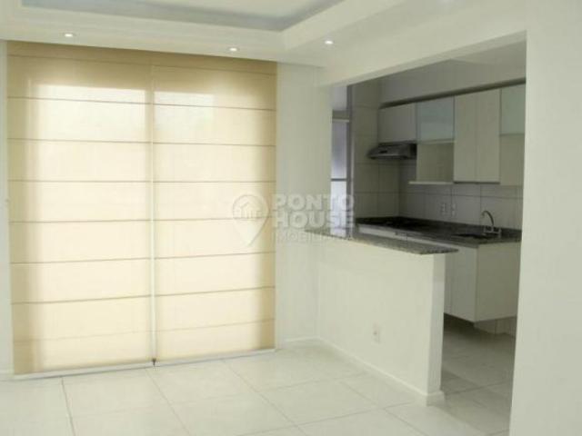 Apartamento à venda na Vila Guarani 2 dormitórios, suíte, 1 vaga e varanda