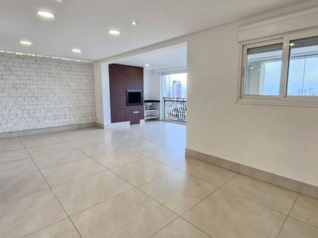 Apartamento à Venda na Vila Mariana 2 Suítes, Piscina Aquecida e Segurança 24h R$ 1.590.000