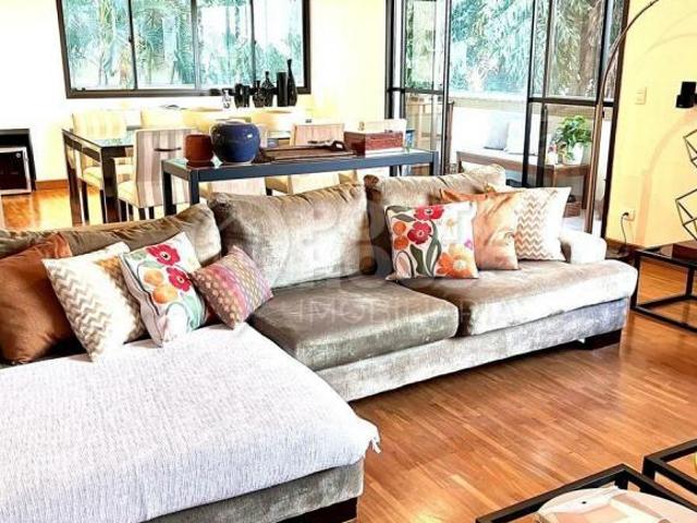 Apartamento à venda na Vila Mariana, próximo do metrô, 4 dormitórios e 4 vagas