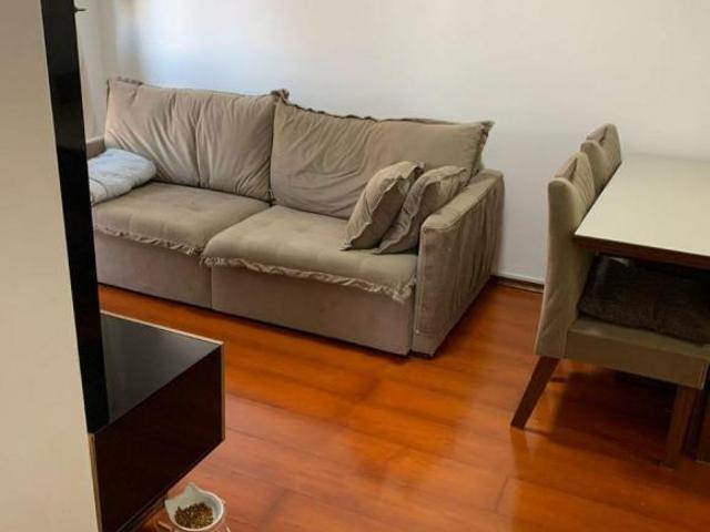 Apartamento à venda na Vila Santo Estéfano, 2 dormitórios e 1 vaga, fácil acesso ao metrô