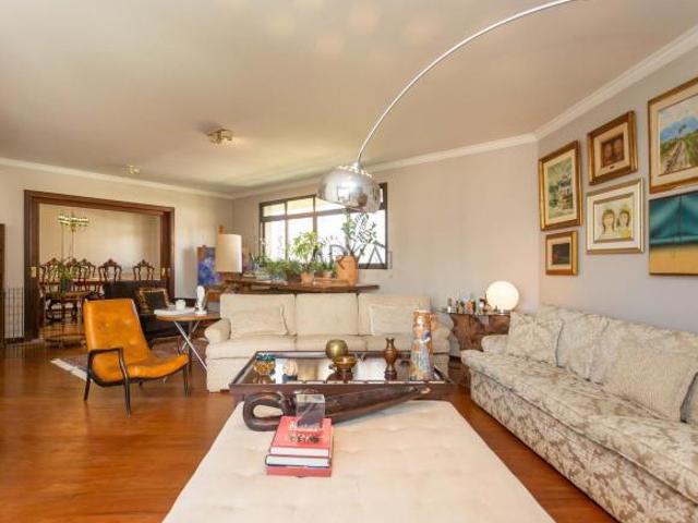 Apartamento à venda no Alto da XV ARYA1