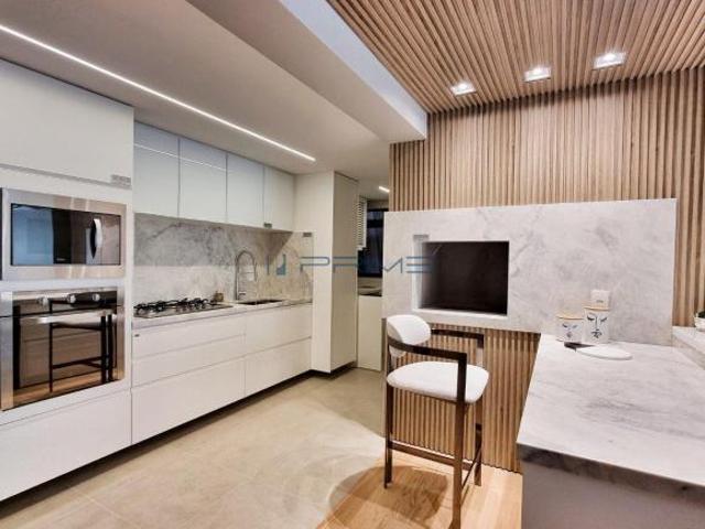 Apartamento à venda no bairro Três Figueiras Porto Alegre/RS
