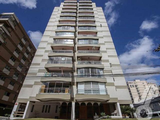 Apartamento à venda no bairro Centro em Pelotas/RS