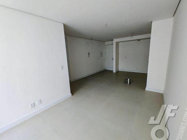 Apartamento à venda no bairro Centro em Pelotas/RS
